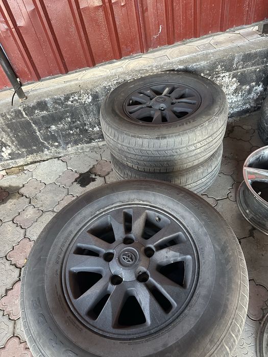 Диски с летней и с зимней резинами ленд крузер 100,200