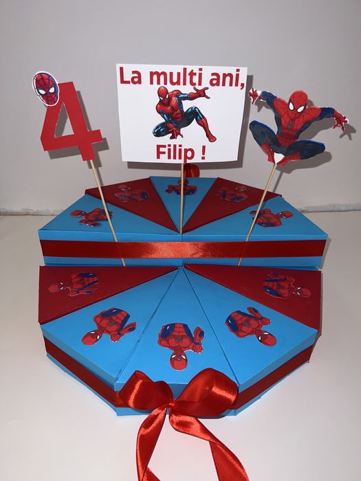 Tort din cutii felie de tort