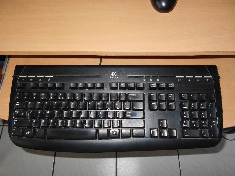 tastatura LOGITECH, cu fir + mouse