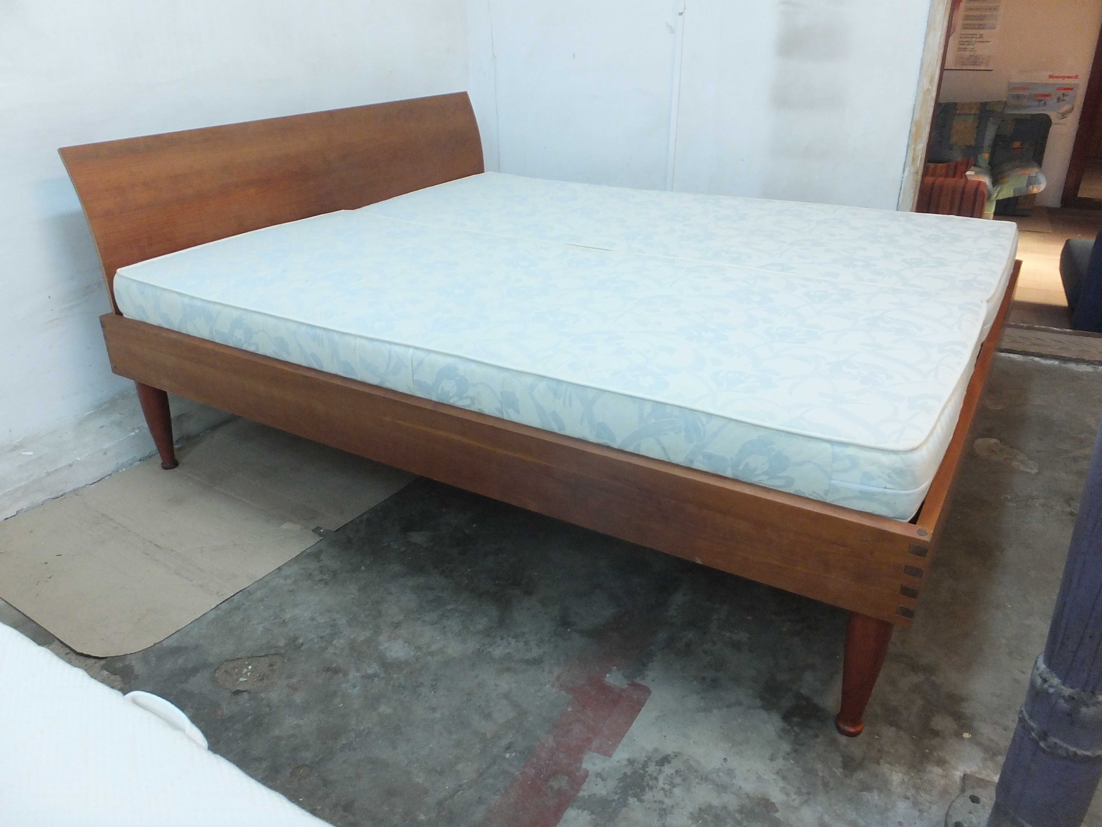 Pat dormitor de calitate lemn masiv cires 180x210 transport gratuit