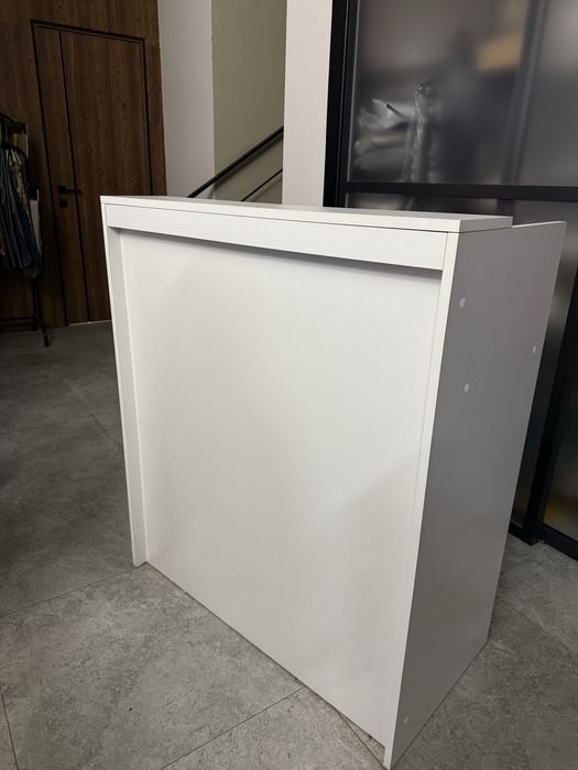 Ресепшен-стойка