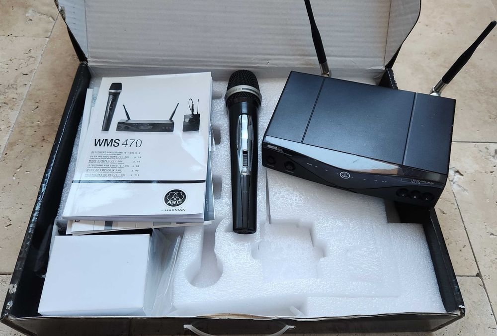 Vând set microfon wireless AKG WMS 470 C5.