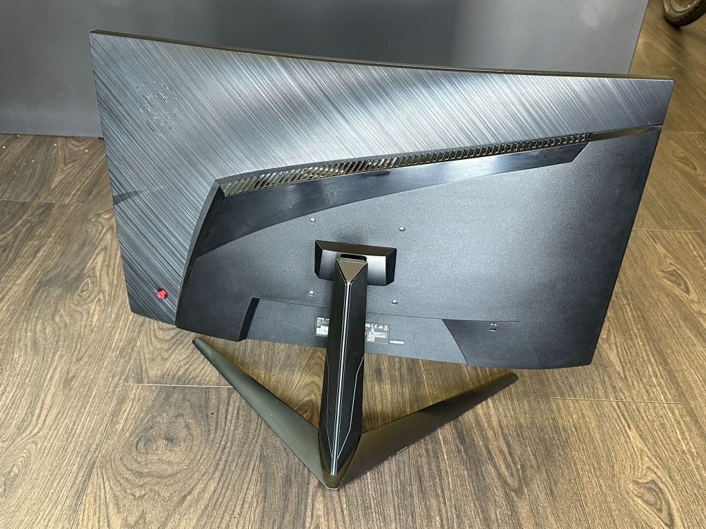 Amanet F28: Monitor Gaming curbat MSI Optix G27C5 (P)