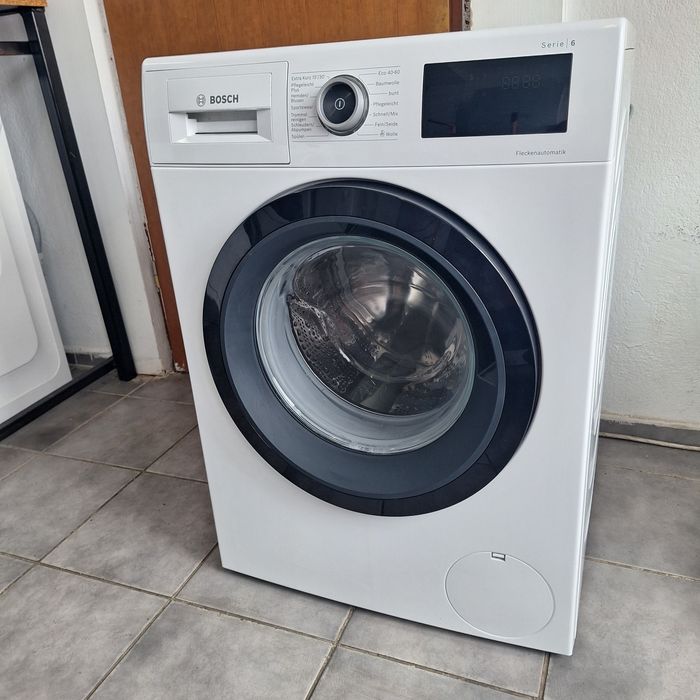 Mașină de spălat rufe Bosch model nou