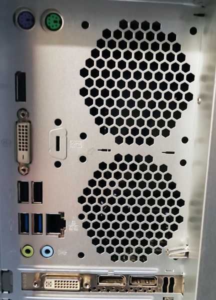 Fujitsu Esprimo P558 - i5-9400F, 16GB DDR4, 256GB NVME, QUADRO 2000