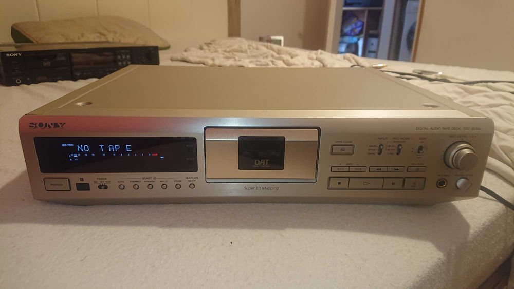 Sony DAT DTC-ZE700