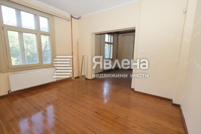 Продава се Четиристаен апартамент в София, Докторски паметник - 150 кв.м за 4334 €/кв.м - Снимка #2
