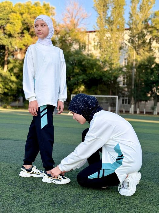Sport kiyimi. Romoldagi qizlar uchun.