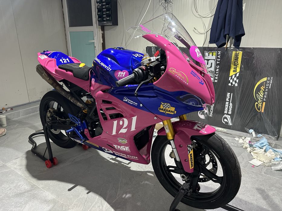 BMW G 310 R – motocicletă de circuit pregătită și performantă