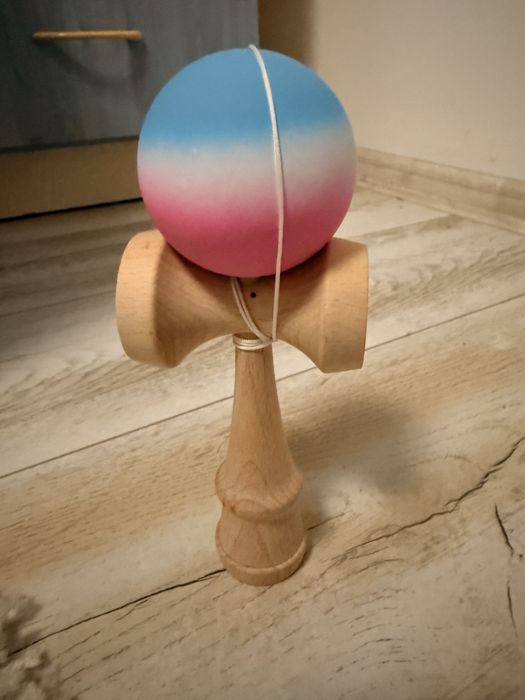 Kendama noua ne folosita..