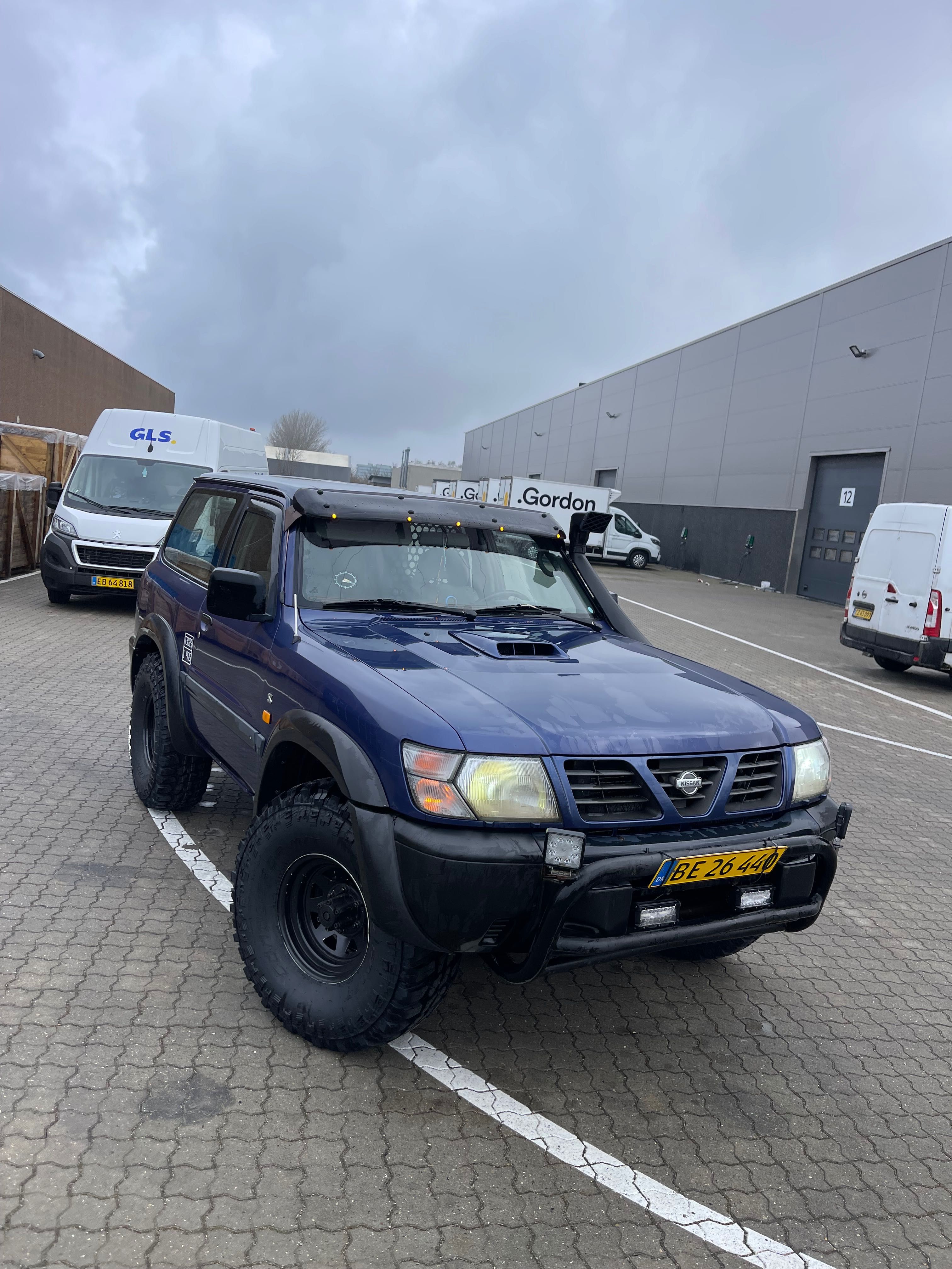 Nissan Patrol SUV (Y61) 1999
