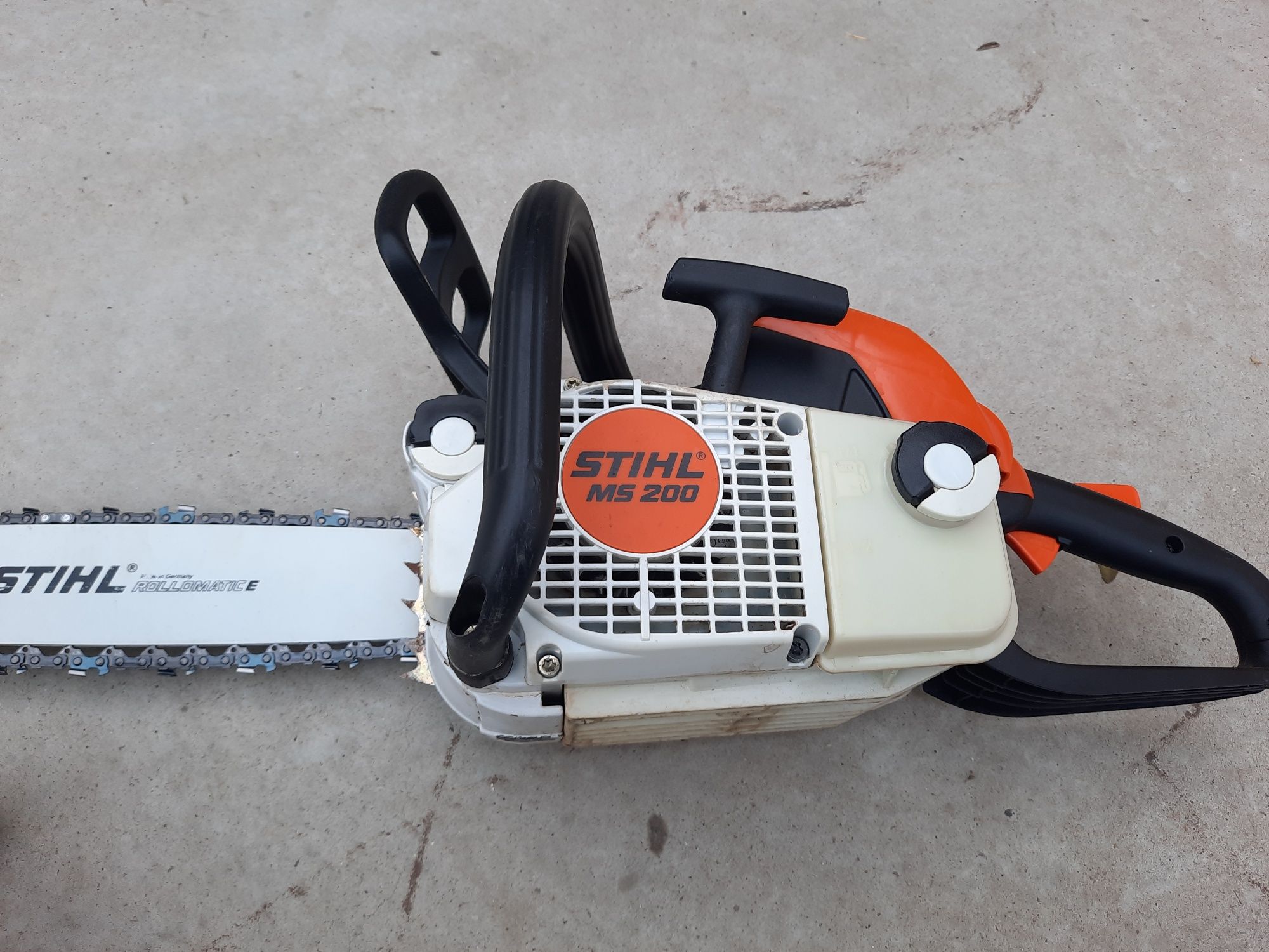 Vând 2 drujbe Aduse din afara husqvarna 55 si sthil 200