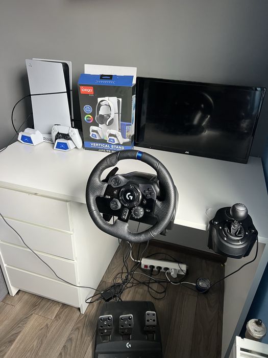 Плейстейшън 5 слим