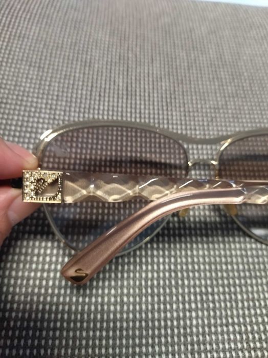 Swarovski/ Valentino/ Rey ban очила