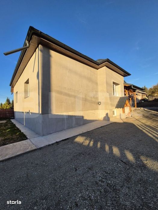 Casa de vacanta in curs de modernizare in Belis, 5 camere, 920mp teren