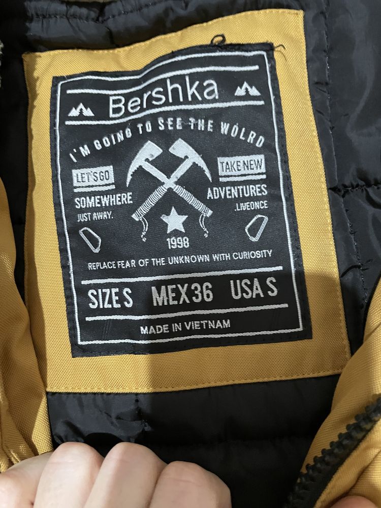 Куртка от Bershka