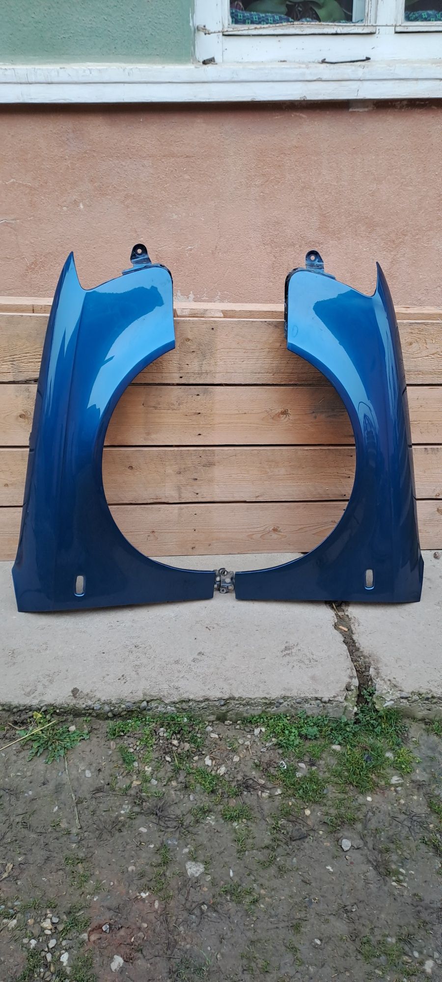 Aripa audi a4b7 albastru lz5c