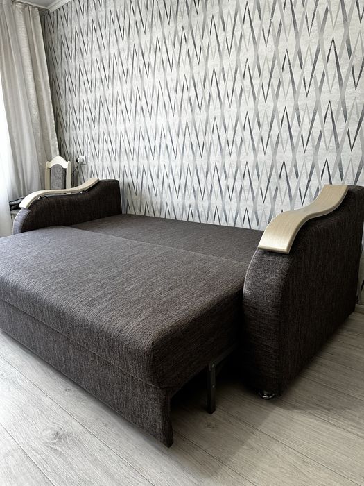 Продам диван в состоянии нового !