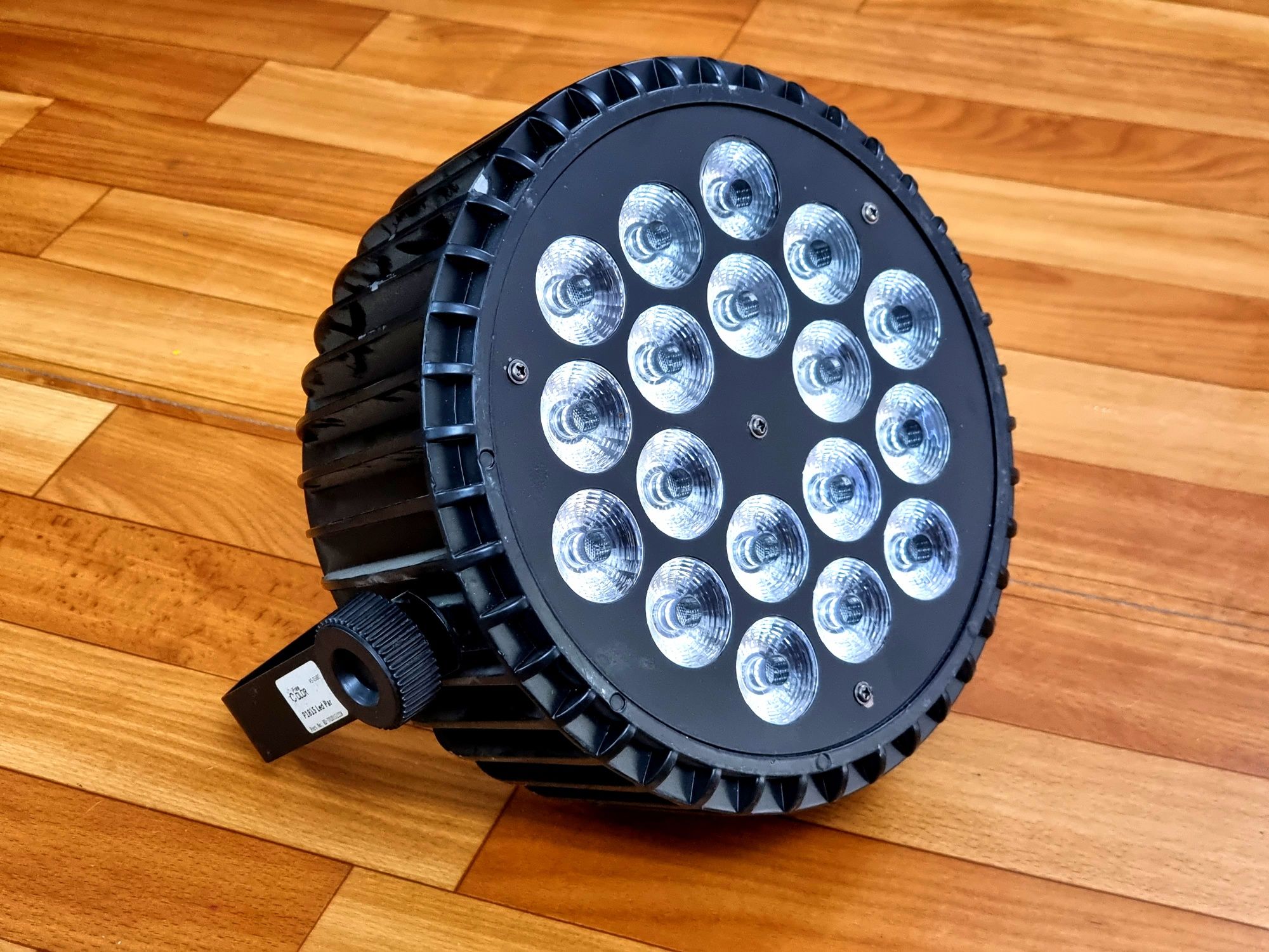 Светомузыка LED PAR FREE COLOR P1815