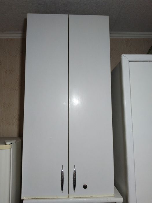 Продам шкаф белый