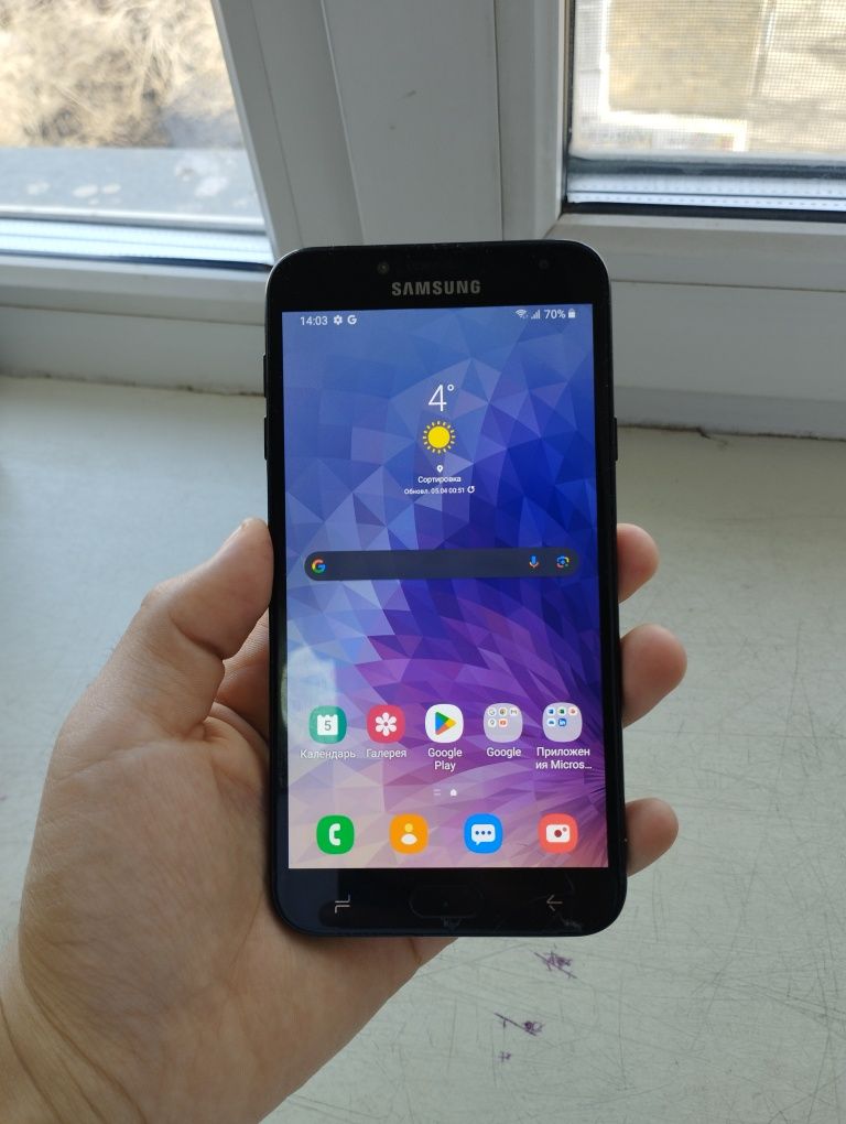 Смартфон Samsung J4 в отличном состоянии! 16ГБ