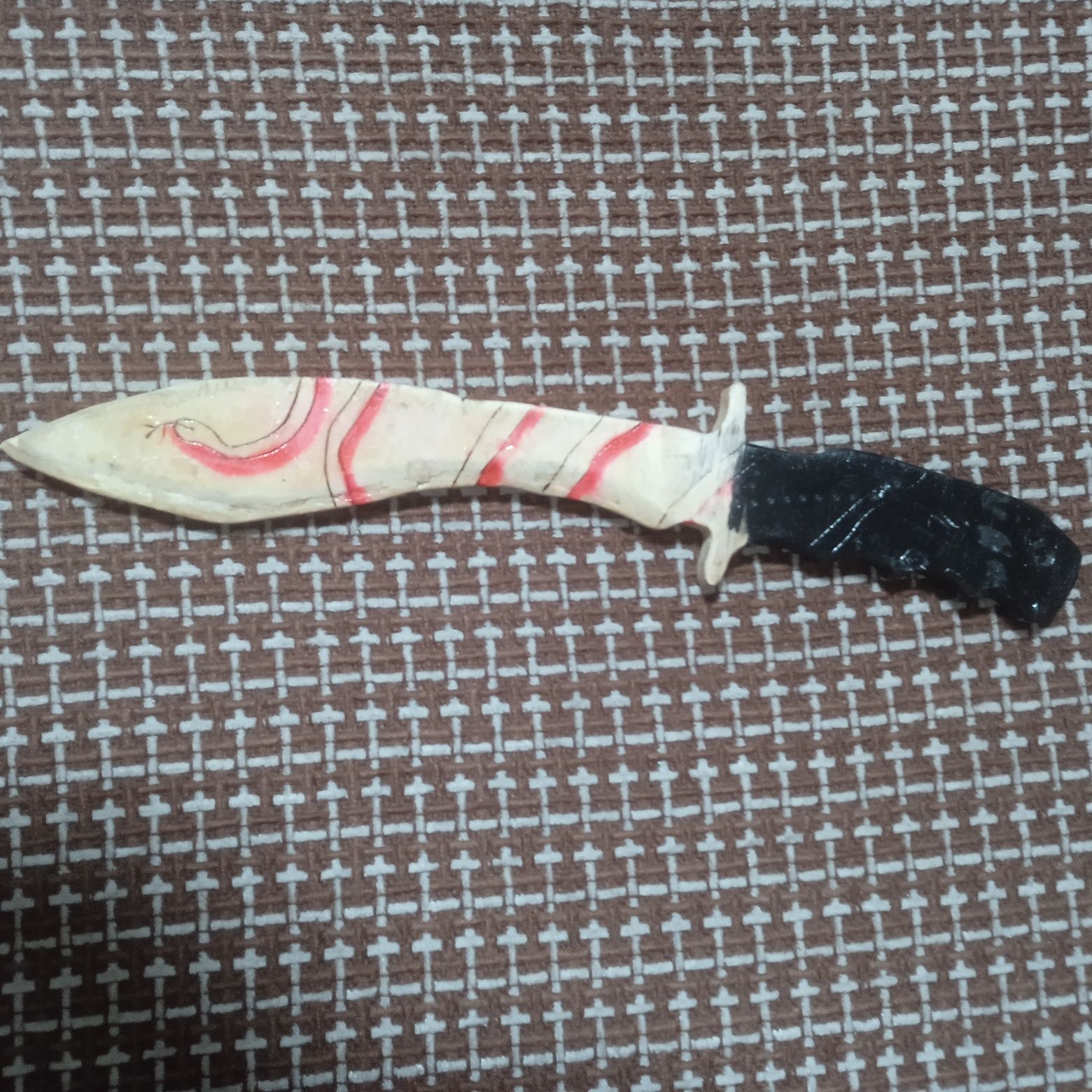 Нож из дерева 2000