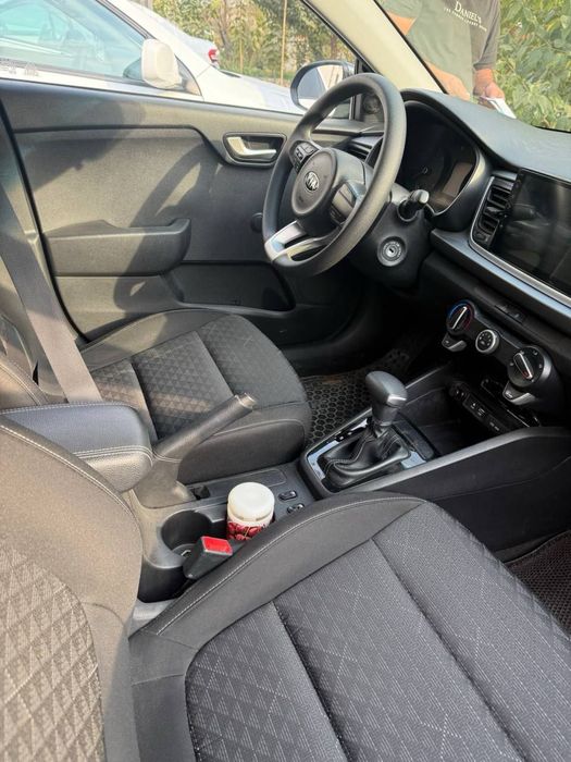 Kia Rio sotiladi