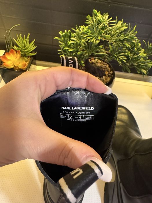Bocanci Karl Lagerfeld impecabili