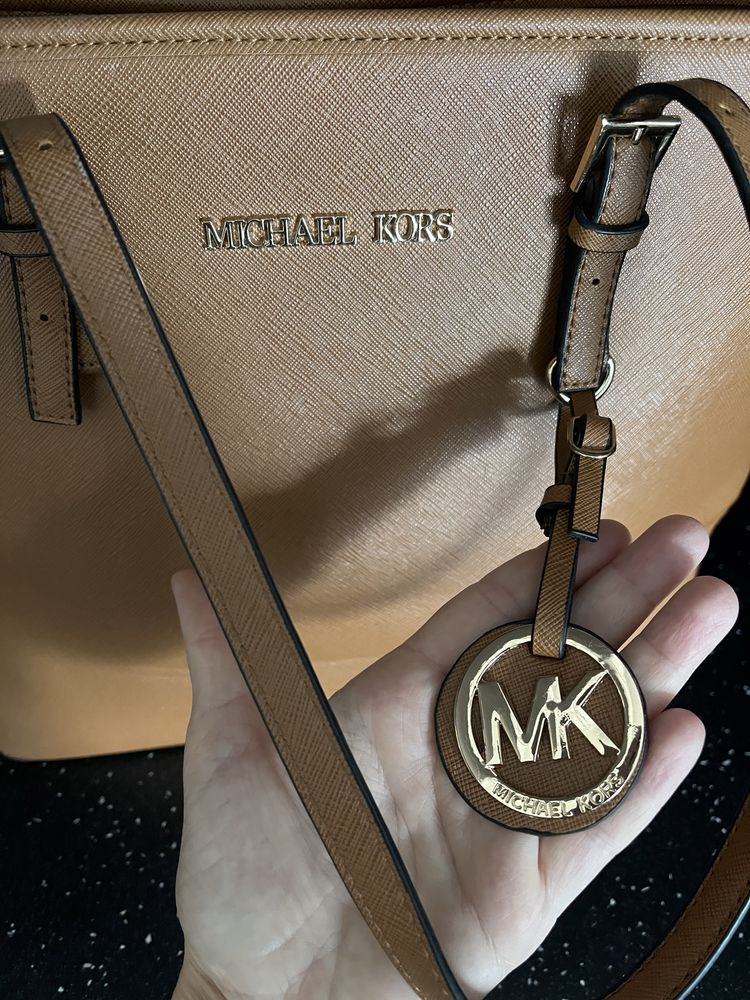 Чанта Versace и Michael Kors