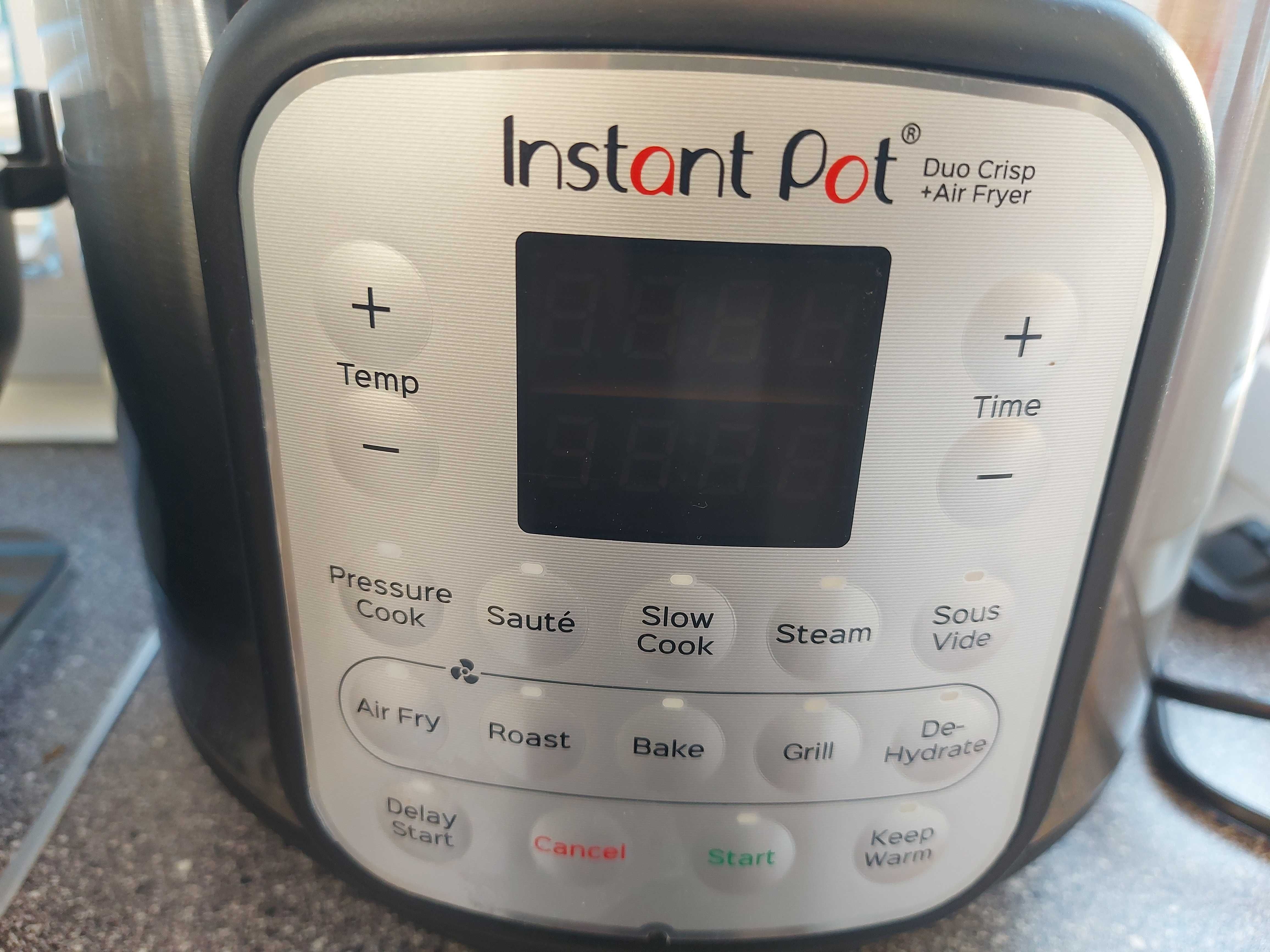 Мултифукционален уред за готвене Instant Pot Duo Crisp + Air Fryer