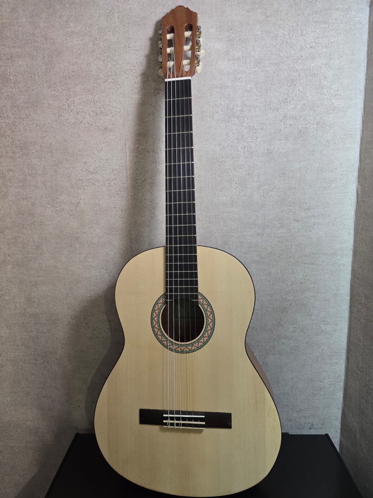 Гитара Yamaha C40M