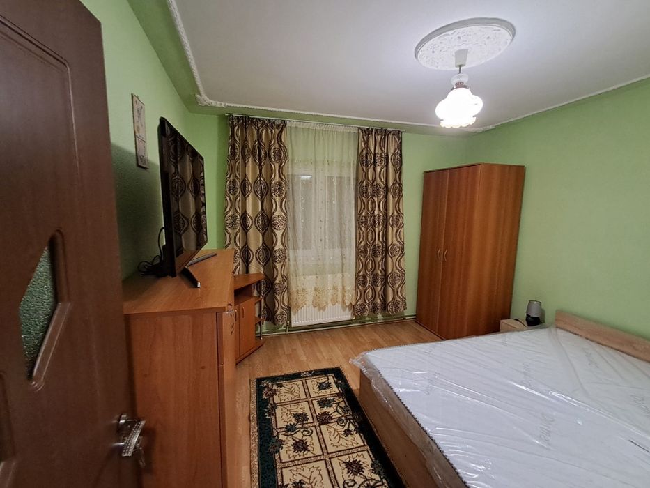 Închiriere apartament cu 3 camere