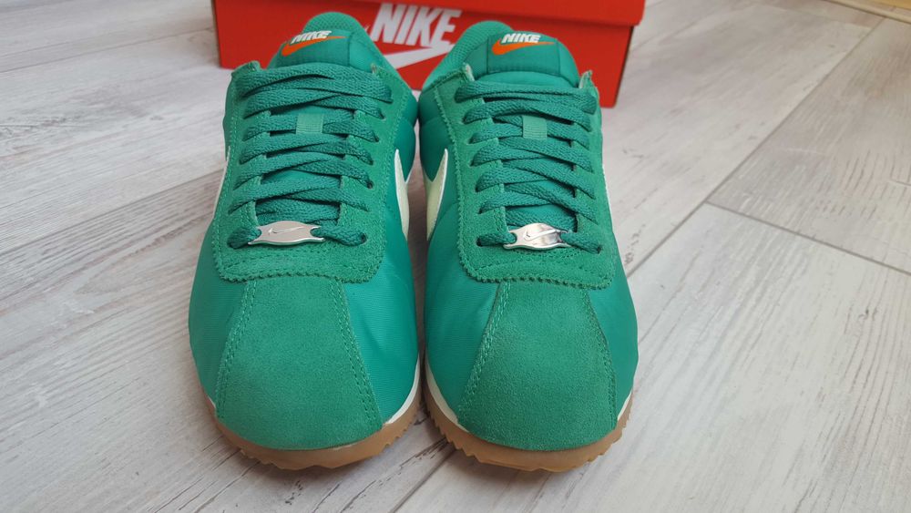 Нови зелени маратонки Nike Cortez за момиче с размер 39