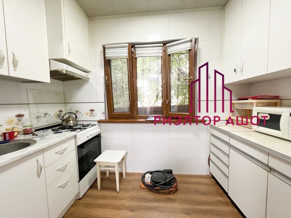 1/2/4 Академ городок Кирпич