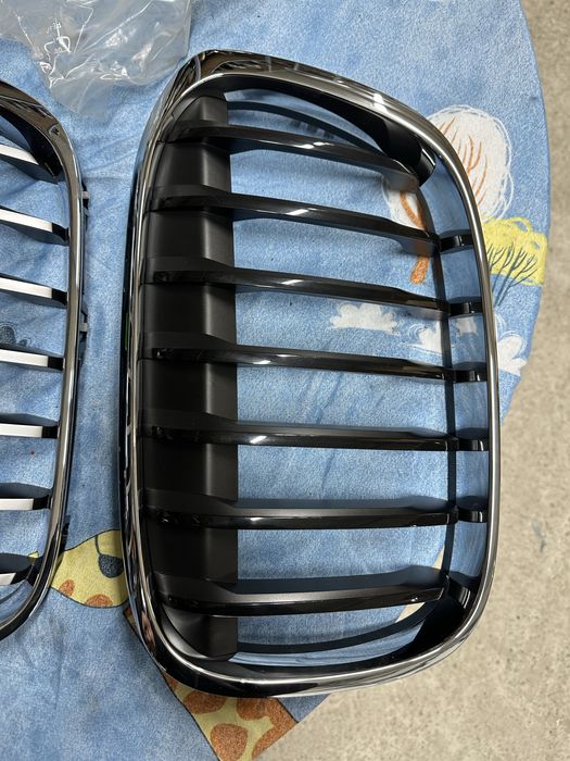 Grilă stânga bară față bmw x1.f48.cod:7354823.