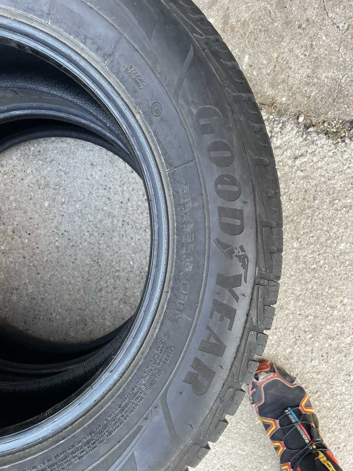 2бр Зимни гуми GOODYEAR 215/65/16 dot2321 | 8mm