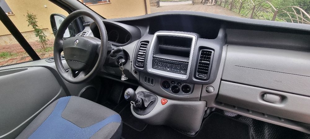 Renault Trafic II 8+1 locuri extra long !!
