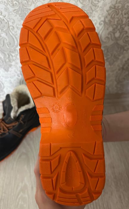 Зимние спец обуви ботинки  43р бренд  ANTTEK