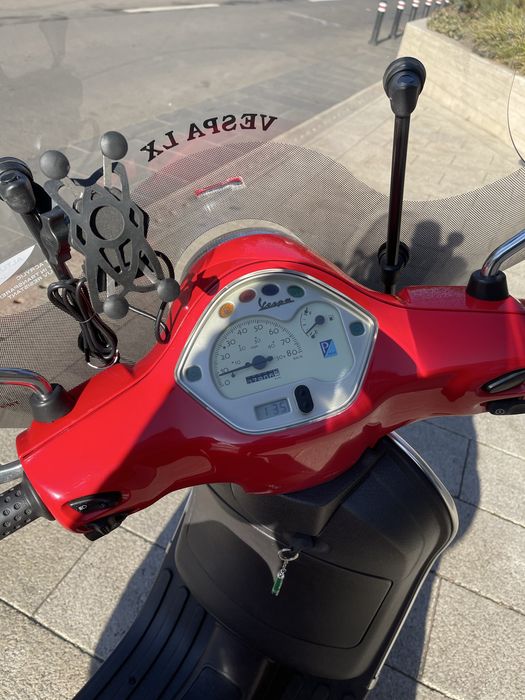 Scuter Piaggio Vespa LX50
