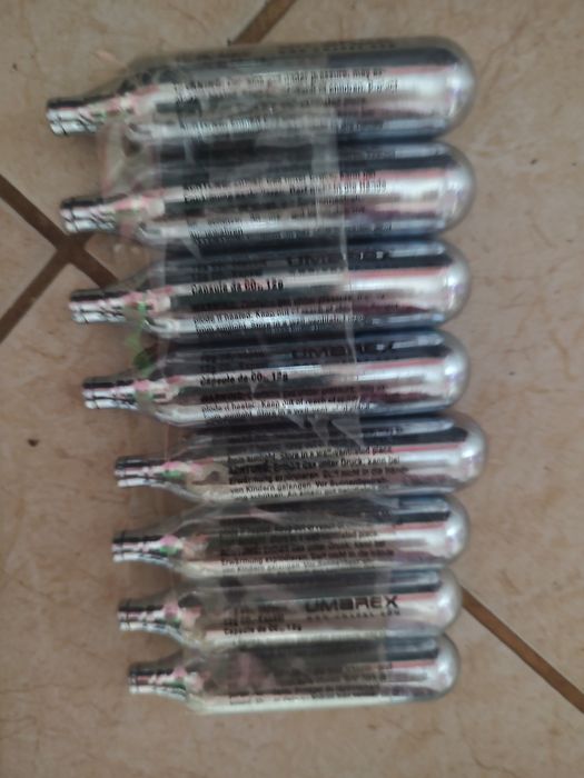 Vand pistol cu bile