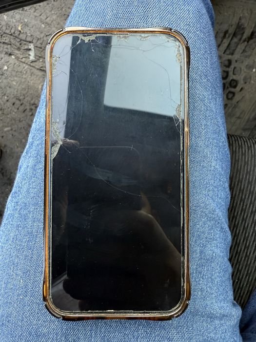 Продам айфон 13 128 гб