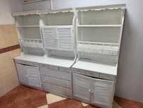 Set dulap‑etajeră vintage “Shabby Chic” – lemn masiv, recondiționat