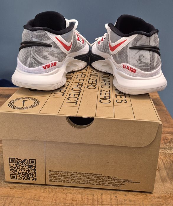 Încăltaminte sport Nike Kyrie 8