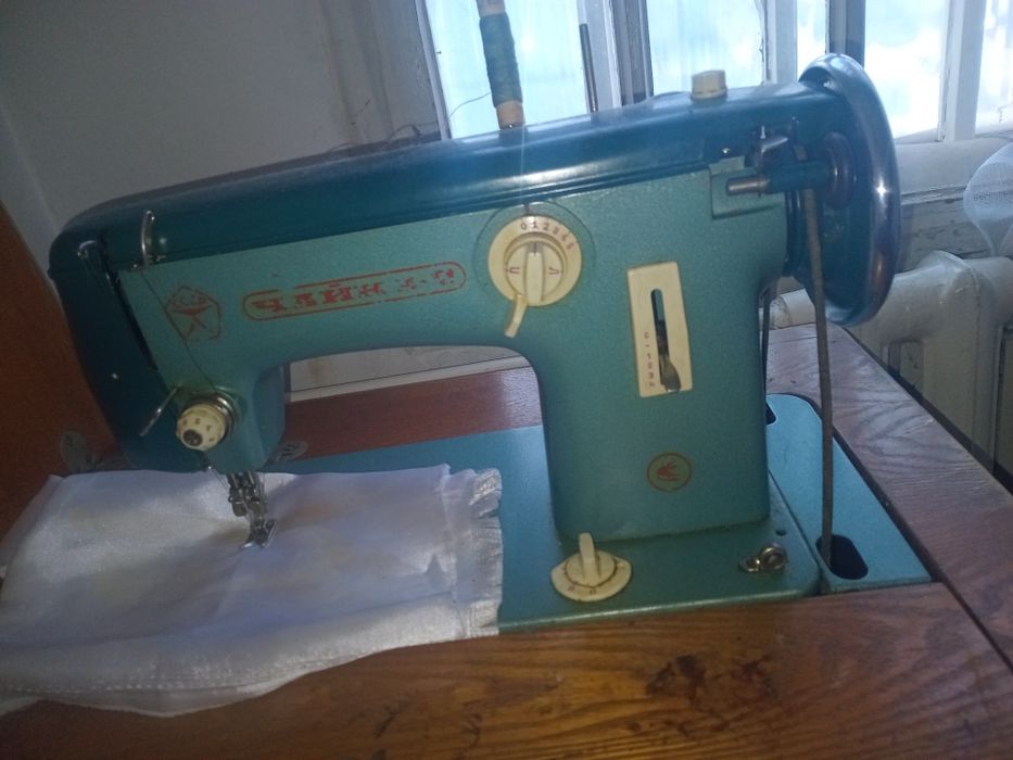 Чайка .швейная машинка.