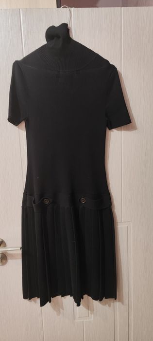 Рокли, размер 44 и 46. Не са носени.