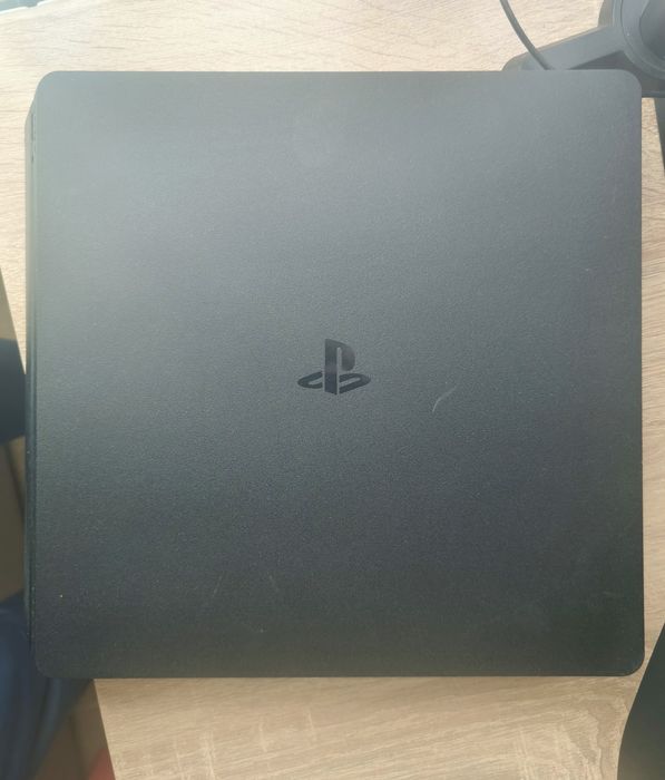 Playstation 4 slim