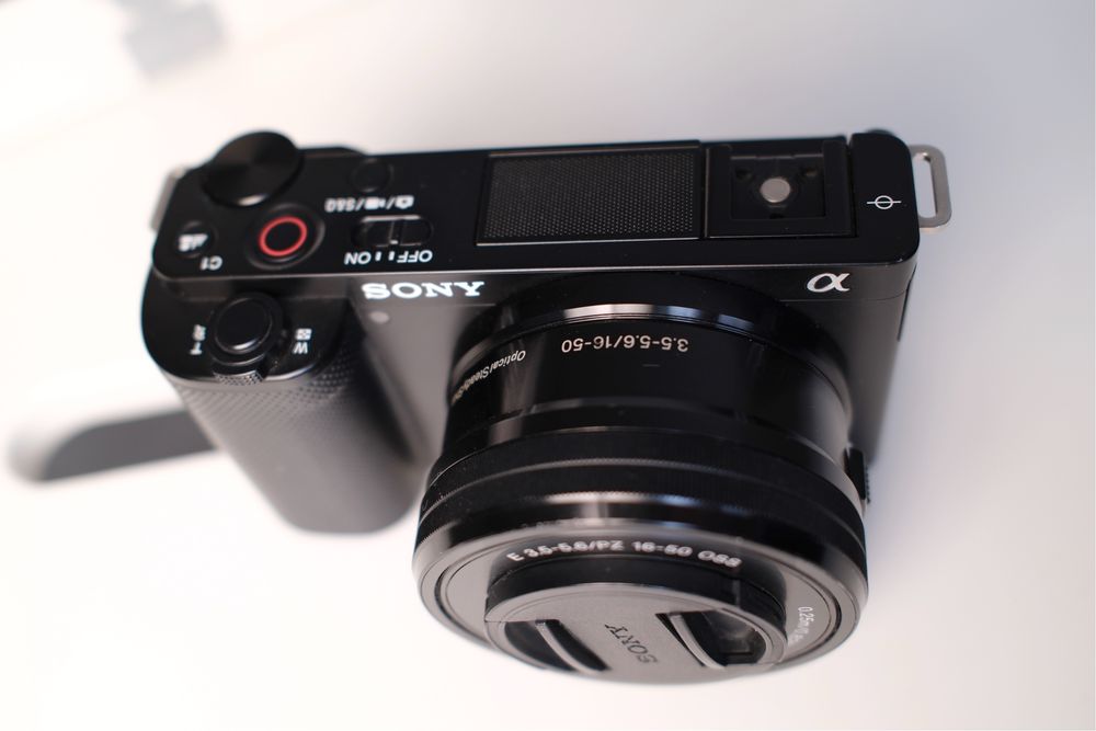 Sony ZV-E10 с обектив с 13 месеца гаранция