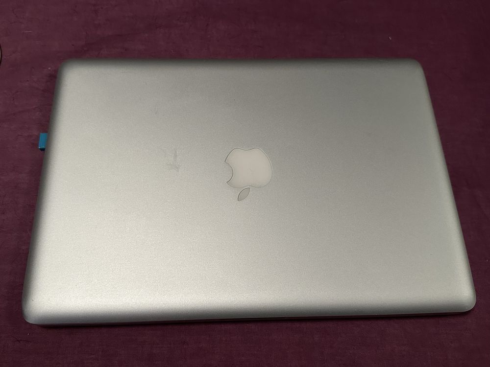 Macbook pro mid 2012 ssd + hdd 8gb ram