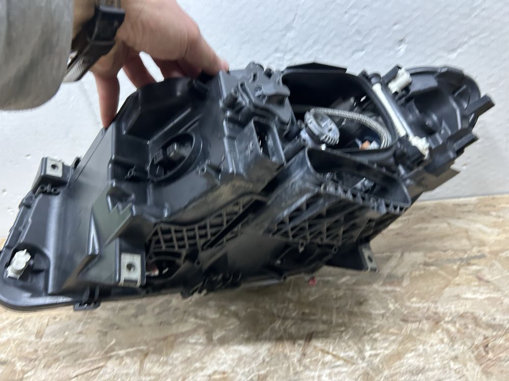Far faruri bmw F10 F11 seria 5 LCI bi xenon adaptiv 2013-2016