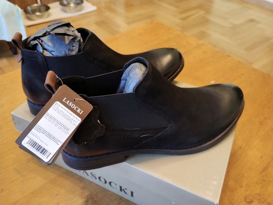 Продавам дамски кожени боти, чисто нови